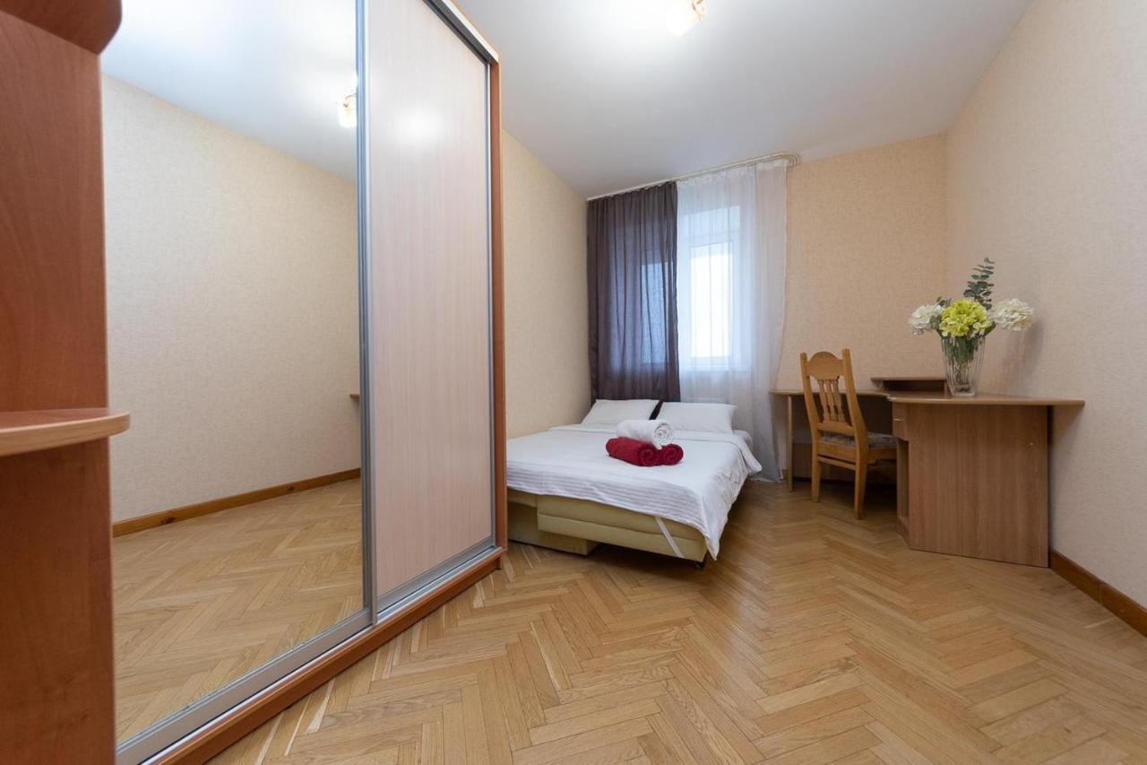 Spacious Apartments In The Center Of Obolon 2 Bedrooms Kiew Exterior foto
