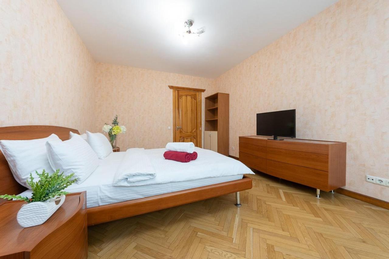 Spacious Apartments In The Center Of Obolon 2 Bedrooms Kiew Exterior foto