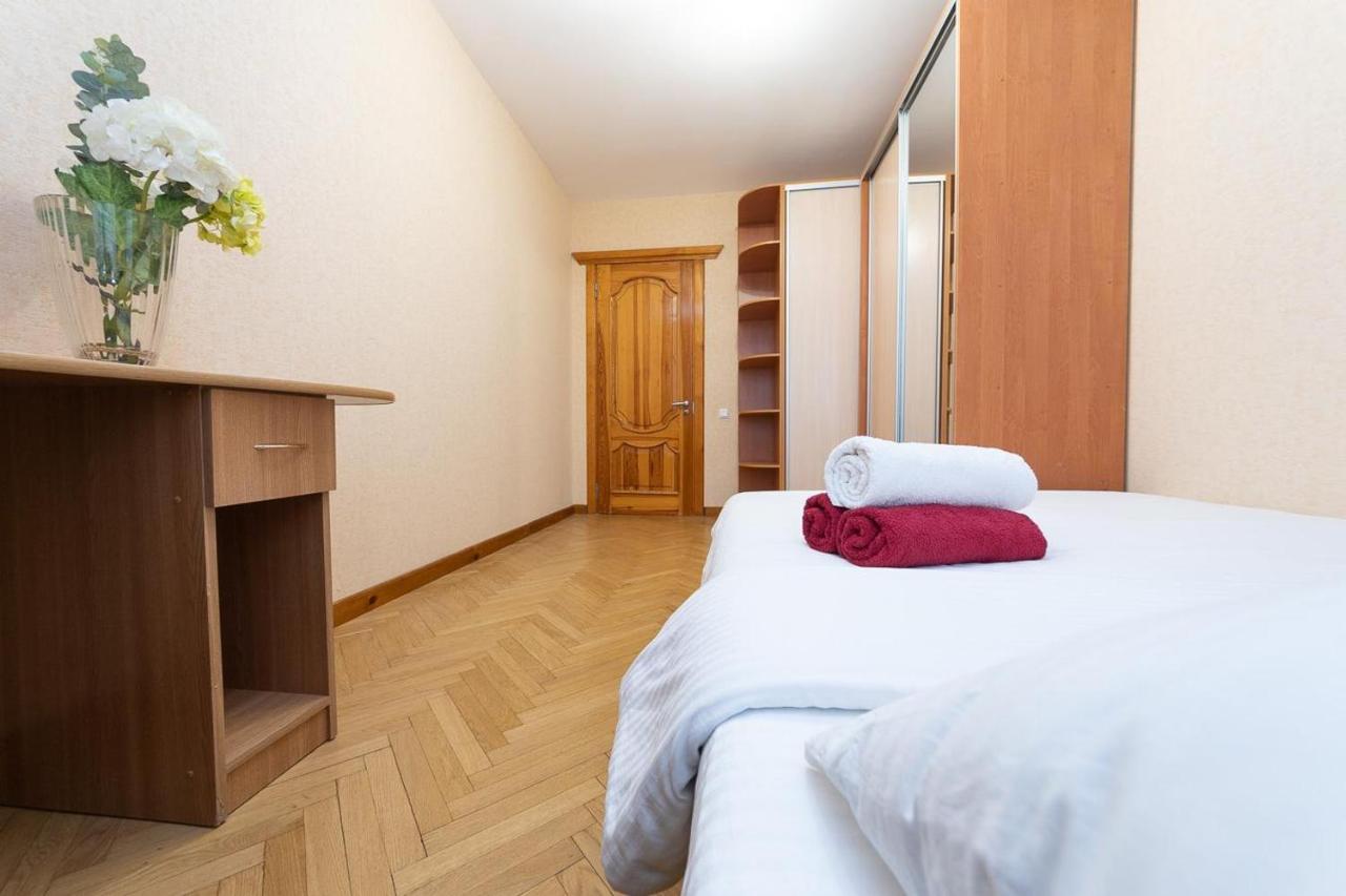 Spacious Apartments In The Center Of Obolon 2 Bedrooms Kiew Exterior foto