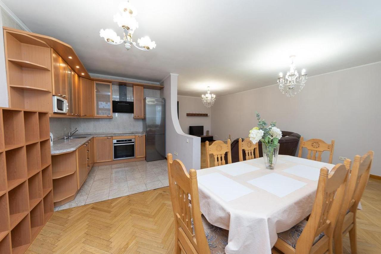 Spacious Apartments In The Center Of Obolon 2 Bedrooms Kiew Exterior foto