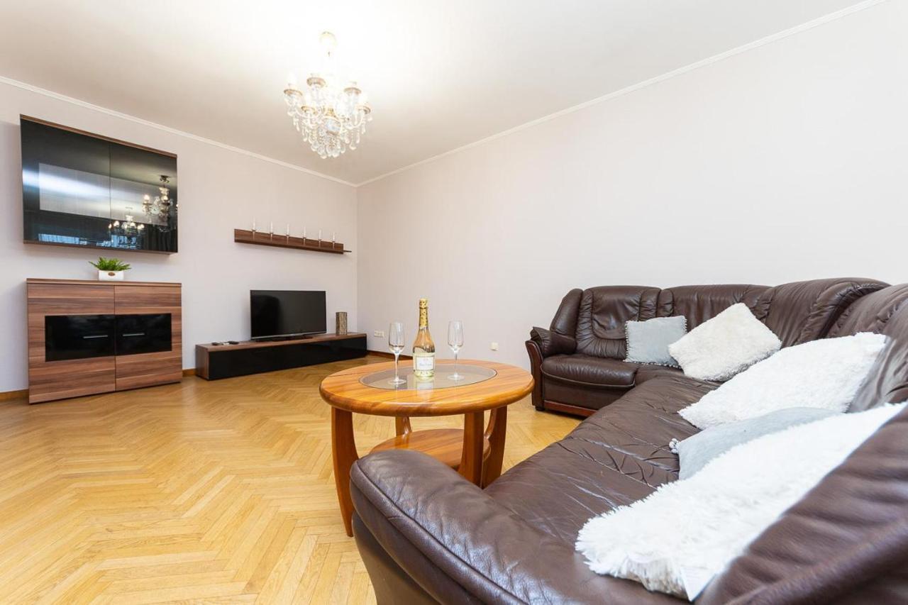 Spacious Apartments In The Center Of Obolon 2 Bedrooms Kiew Exterior foto